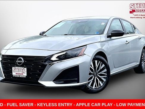 Used 2024 Nissan Altima 2.5 SV AWD/4WD image 3
