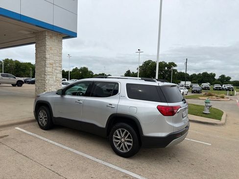 Used 2017 GMC Acadia SLE FWD image 3