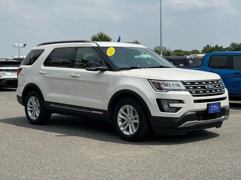 Certified 2017 Ford Explorer XLT w/ Equipment Group 202A FWD image 1