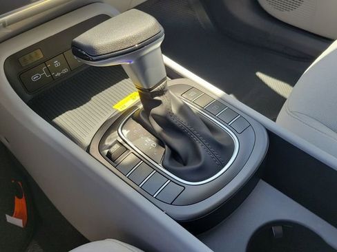 New 2026 Hyundai Kona SE FWD image 16