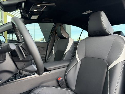 Used 2025 Toyota Camry SE w/ Convenience Package image 33