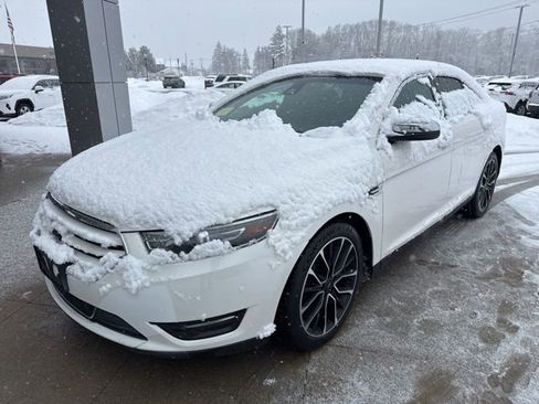 Used 2019 Ford Taurus Limited image 3