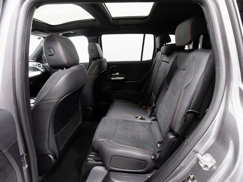 Used 2023 Mercedes-Benz EQB 300 4MATIC image 25