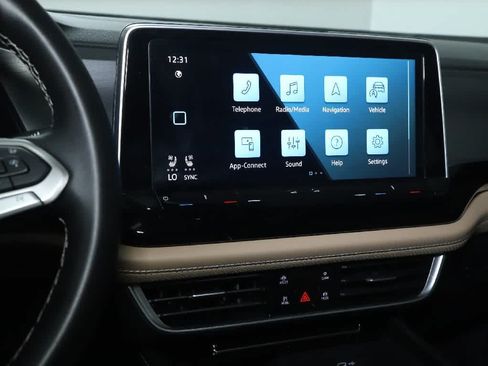 Certified 2024 Volkswagen Atlas Cross Sport SE AWD/4WD image 25