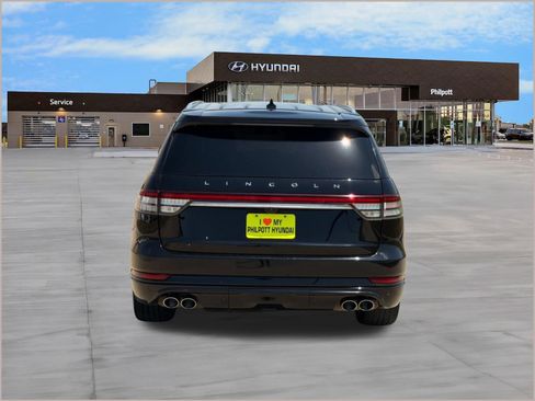 Used 2022 Lincoln Aviator Reserve w/ Equipment Group 201A RWD image 10