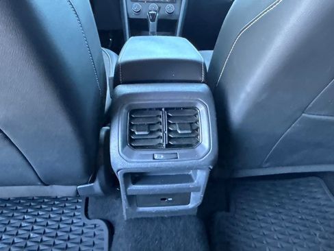 Used 2022 Volkswagen Taos SE image 52