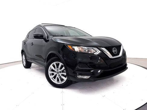 Used 2021 Nissan Rogue Sport SV FWD image 1
