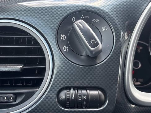 Used 2013 Volkswagen Beetle 2.0T image 20