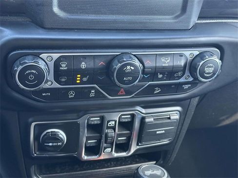 Certified 2021 Jeep Wrangler Unlimited Sahara image 29