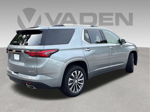 Used 2023 Chevrolet Traverse Premier FWD image 33