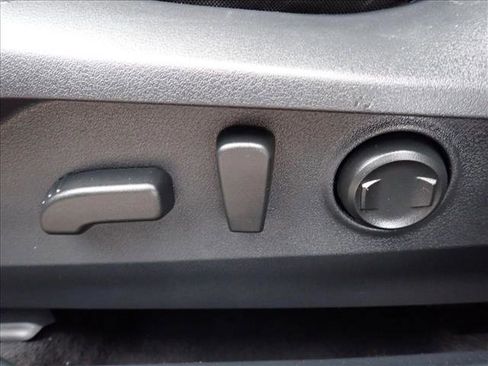 Used 2025 Subaru Outback Premium AWD/4WD image 14