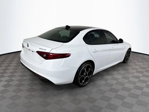Used 2022 Alfa Romeo Giulia Ti image 8
