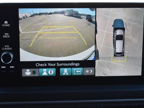 Used 2025 Honda Pilot Elite image 12