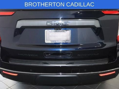 Used 2023 GMC Yukon XL Denali Ultimate AWD/4WD image 16
