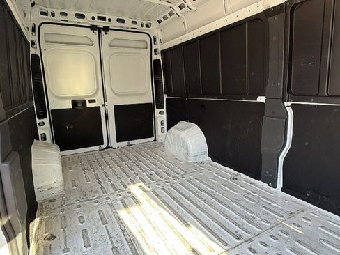 Used 2024 RAM ProMaster 2500 w/ Convenience Group FWD image 15