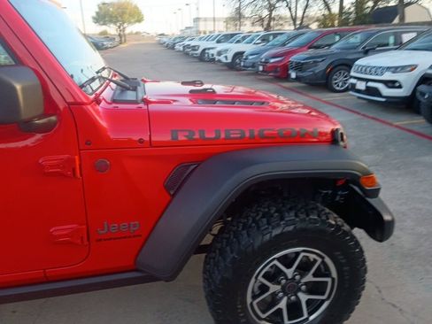 Used 2025 Jeep Wrangler Unlimited Rubicon image 8