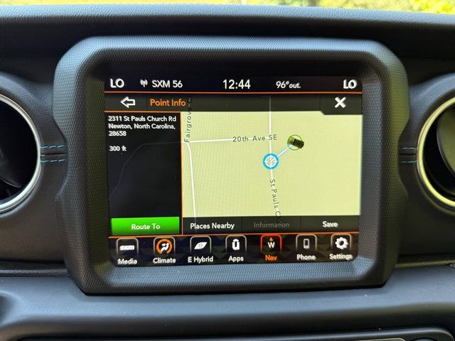 Used 2022 Jeep Wrangler Unlimited Rubicon 4xe w/ Cold Weather Group AWD/4WD image 23