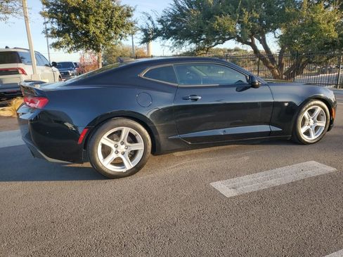 Used 2017 Chevrolet Camaro LT image 10