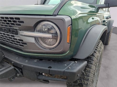 Used 2024 Ford Bronco Everglades image 28