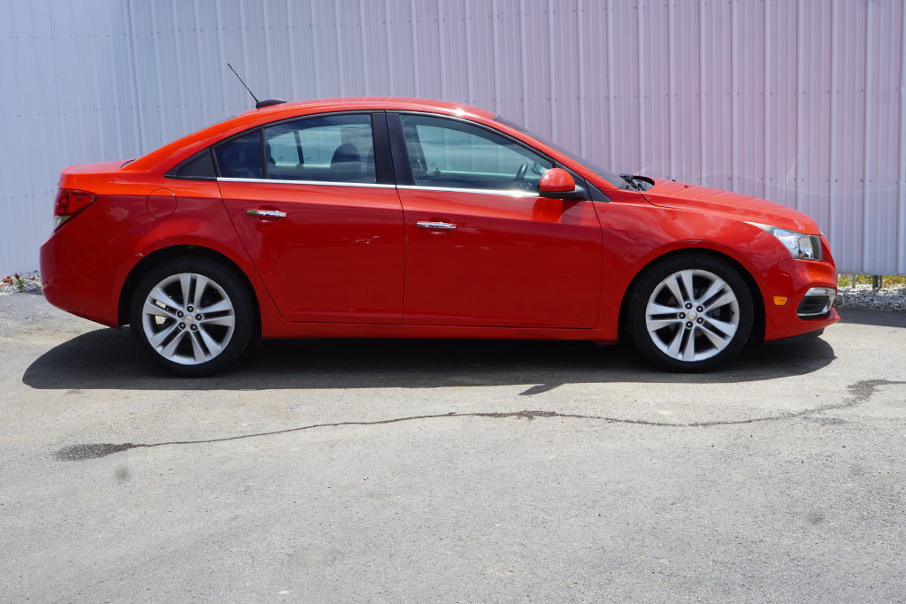 Used 2016 Chevrolet Cruze LTZ FWD image 2