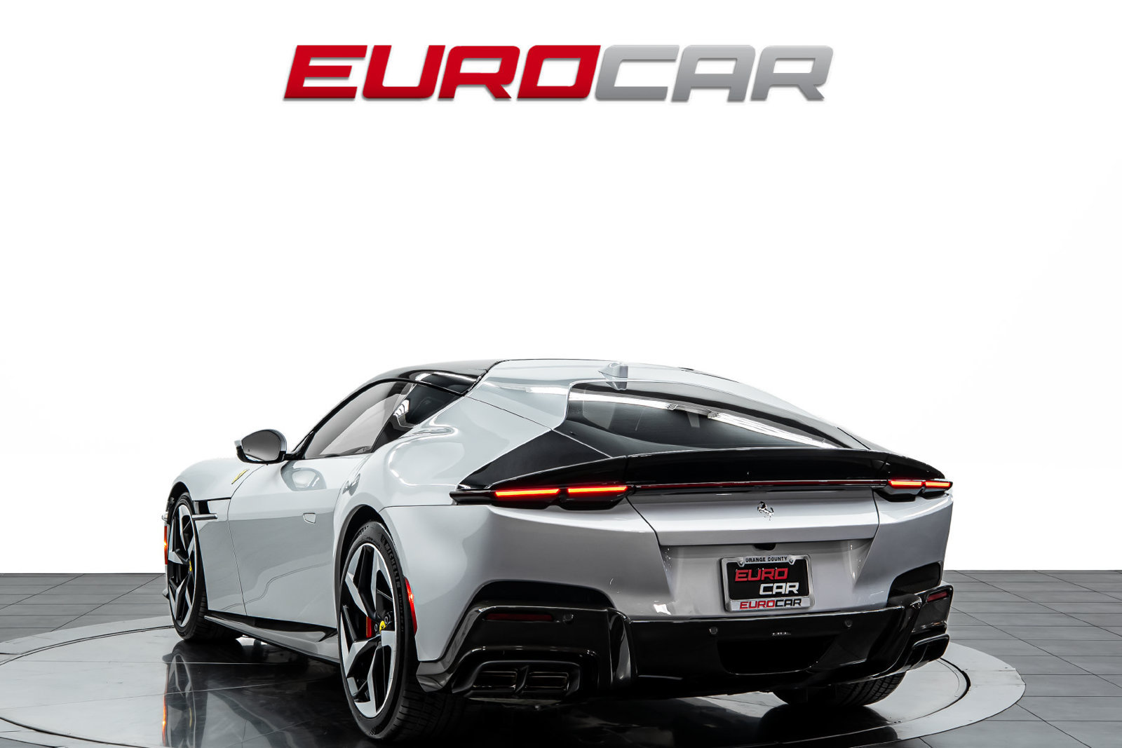 Used 2025 Ferrari 12Cilindri RWD image 3