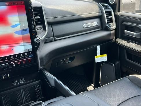 Used 2025 RAM 3500 Laramie AWD/4WD image 43