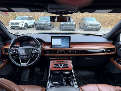 Used 2023 Lincoln Aviator Reserve w/ Equipment Group 201A image 19