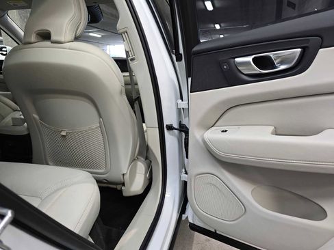 Used 2023 Volvo XC60 T8 Ultimate w/ Climate Package image 27