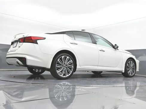 Used 2023 Nissan Altima 2.5 SL AWD/4WD image 44