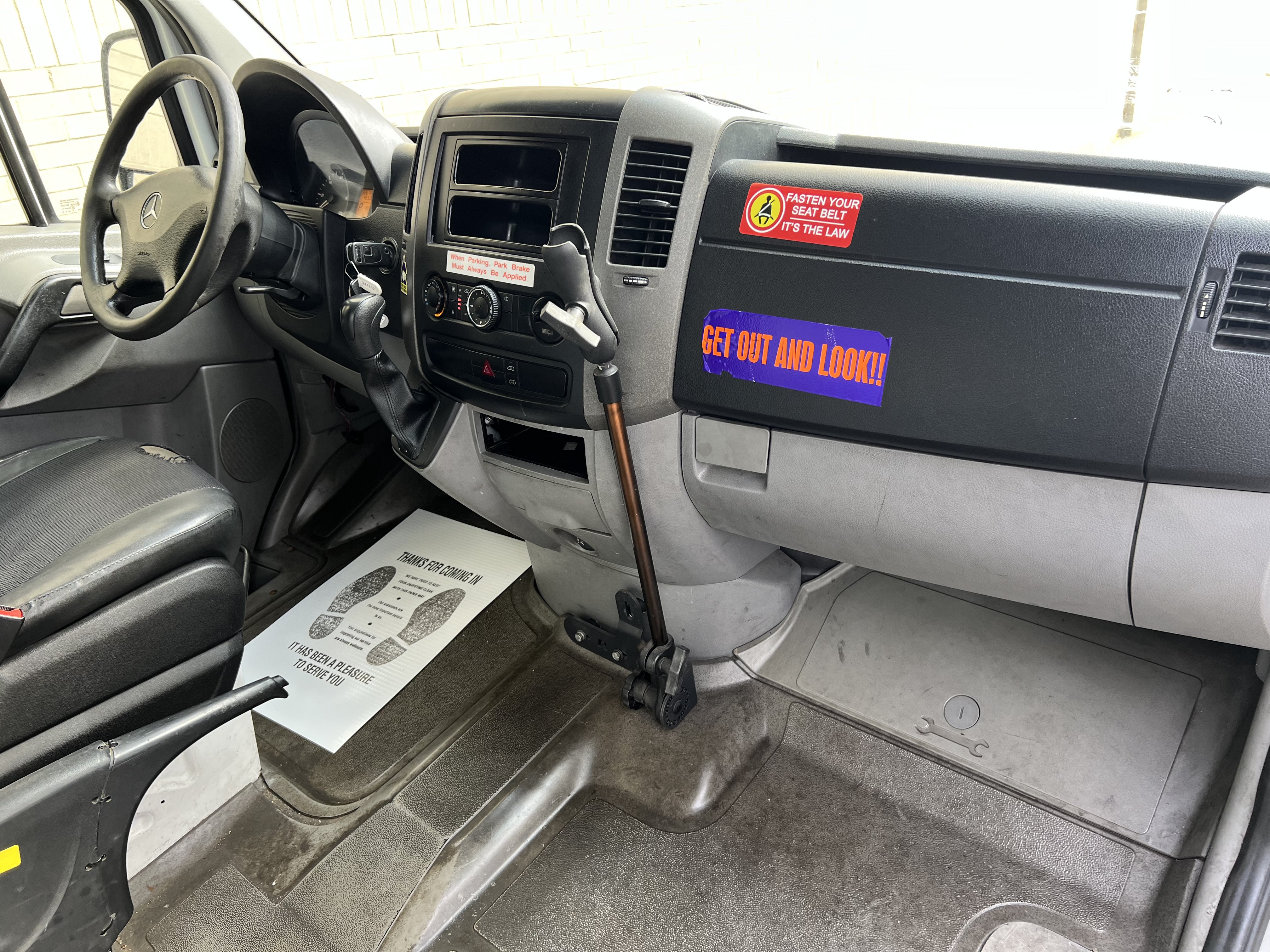 Used 2011 Mercedes-Benz Sprinter 2500 image 12
