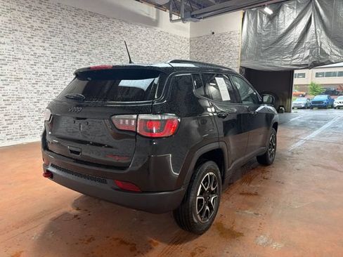 Used 2024 Jeep Compass Trailhawk AWD/4WD image 7