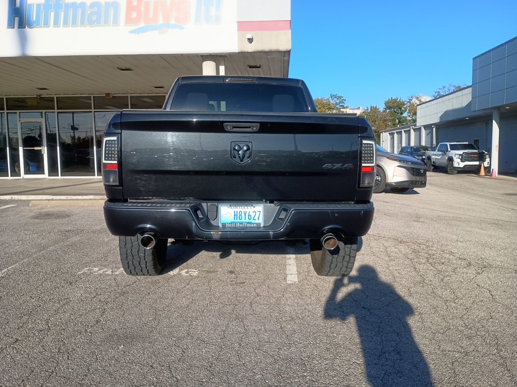 Used 2017 RAM 1500 Express w/ Black Ram 1500 Express Group AWD/4WD image 5