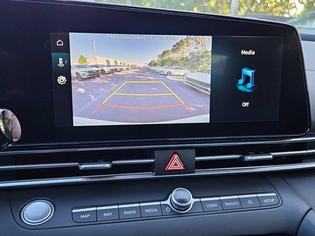 Certified 2025 Hyundai Elantra SEL FWD image 13