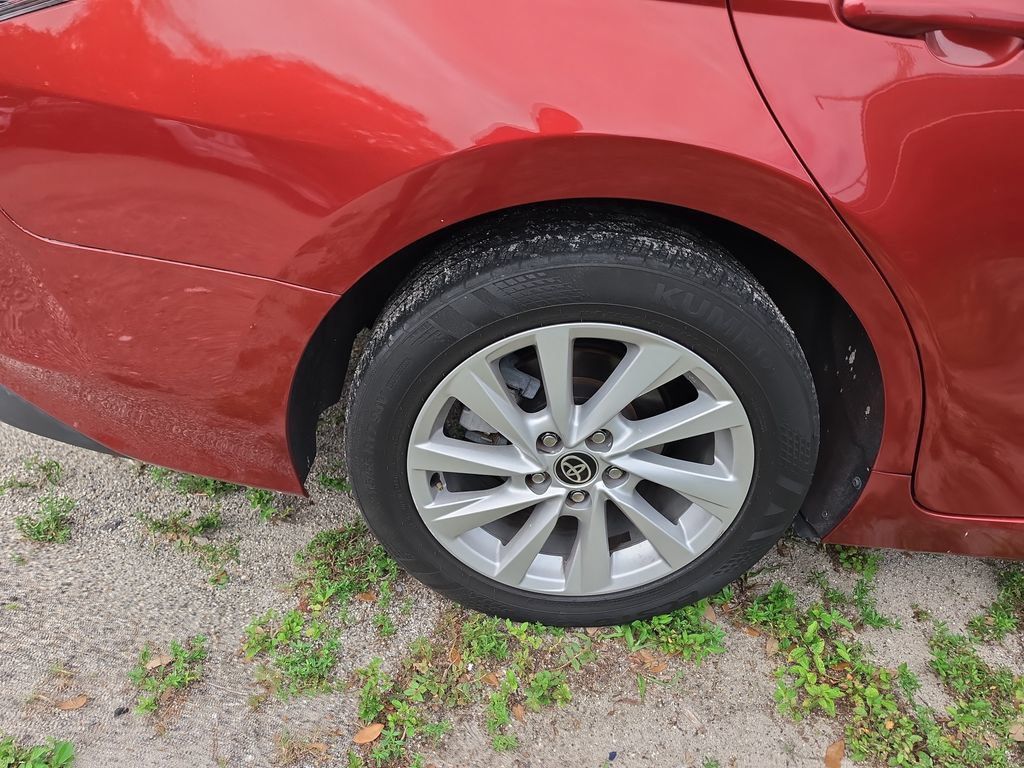 Used 2022 Toyota Camry LE FWD image 6