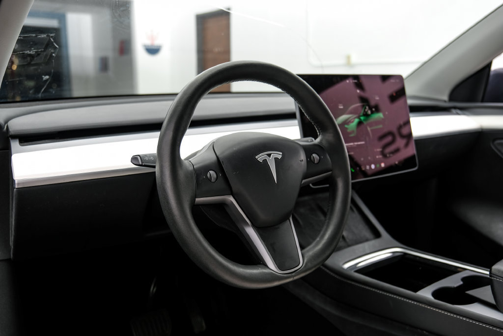 Used 2023 Tesla Model Y Long Range AWD/4WD image 18