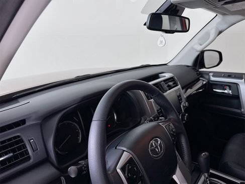 Used 2022 Toyota 4Runner Limited image 10