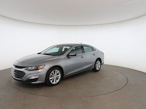 Used 2024 Chevrolet Malibu LT image 2