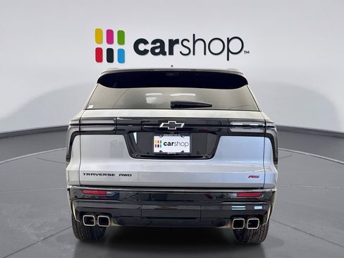 Used 2024 Chevrolet Traverse RS image 4