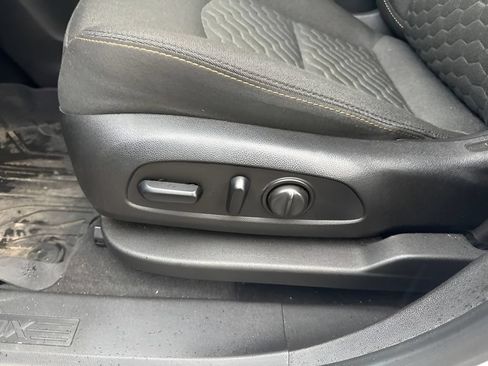 Used 2019 Chevrolet Equinox LT FWD image 10