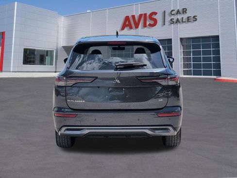 Used 2025 Mitsubishi Outlander SE FWD image 7
