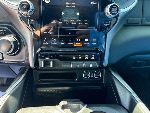 Used 2022 RAM 1500 Big Horn AWD/4WD image 23