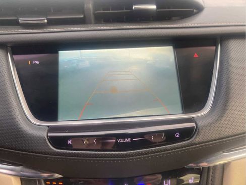 Used 2018 Cadillac XT5 AWD image 29