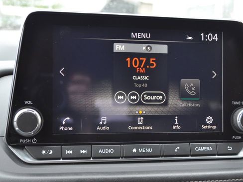 Used 2024 Nissan Rogue SV image 22