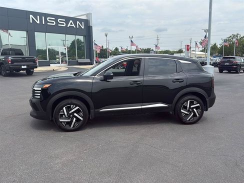 Used 2025 Nissan Kicks SV FWD image 2