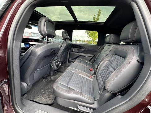 Used 2024 Lincoln Nautilus Reserve w/ Equipment Group 202A image 17