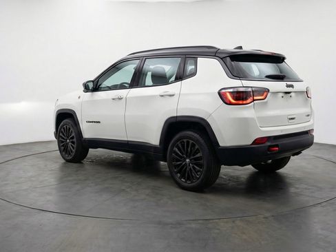 Used 2025 Jeep Compass Trailhawk image 6