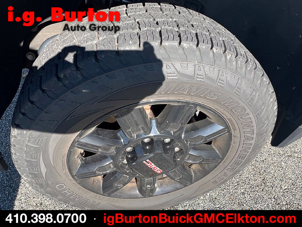 Used 2024 GMC Sierra 2500 AT4 w/ Technology Package AWD/4WD image 4