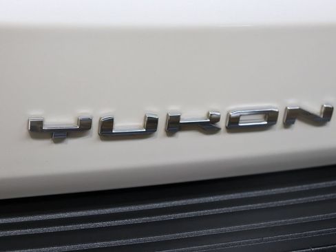 Used 2024 GMC Yukon XL Denali Ultimate AWD/4WD image 25