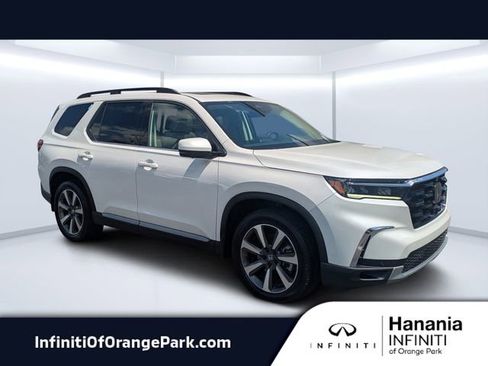 Used 2025 Honda Pilot Elite image 1