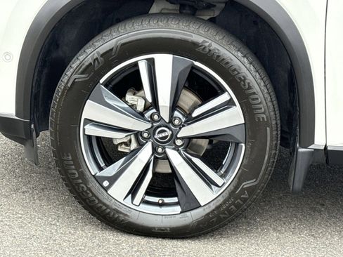 Used 2023 Nissan Rogue SL w/ SL Premium Package image 12